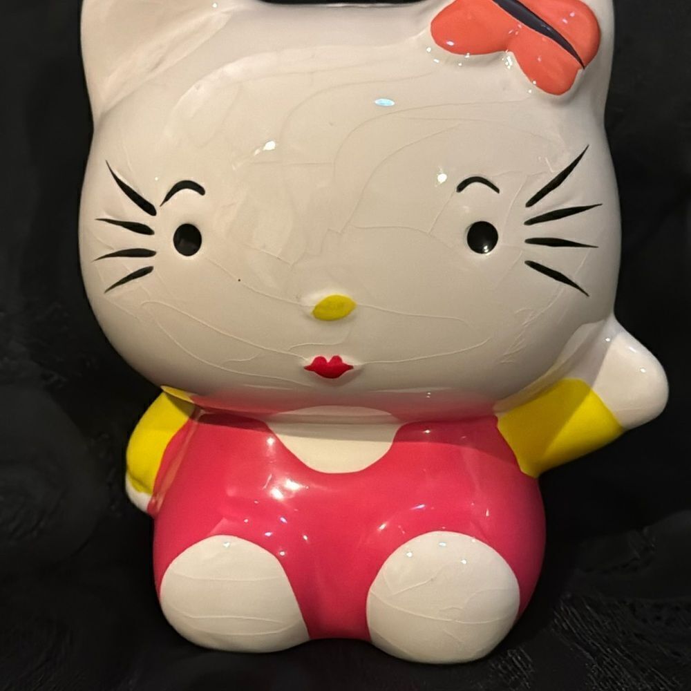 hello kitty piggy bank